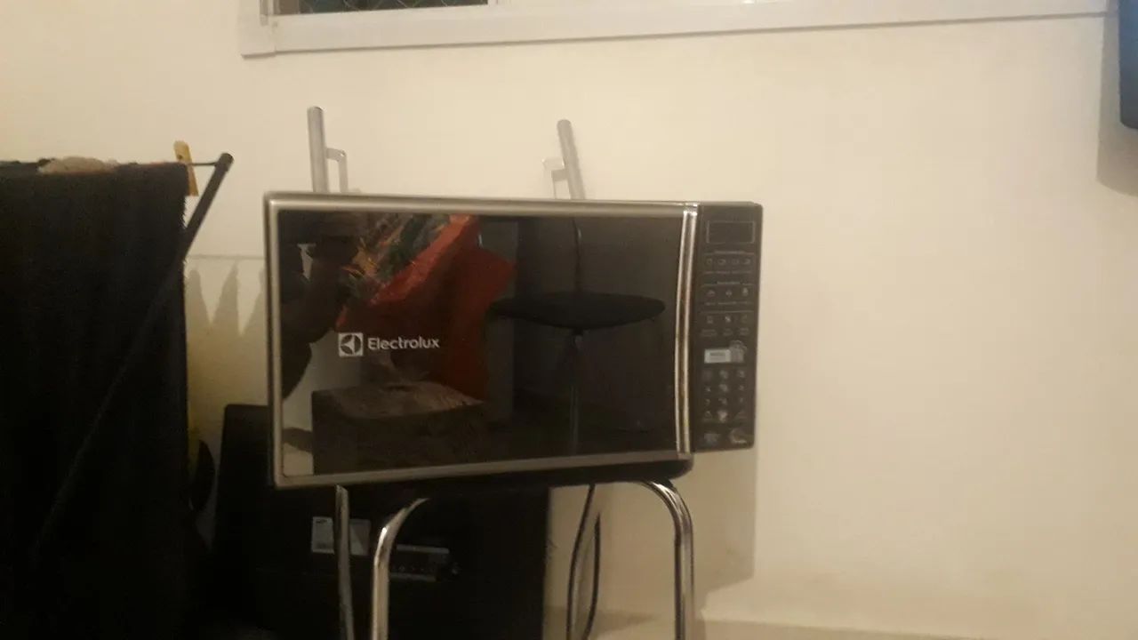 Microondas Eletrolux 27 litros