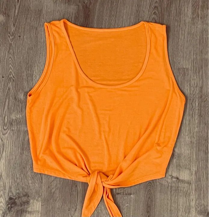 Cropped laranja tam M com amarração na frente - Foto 4