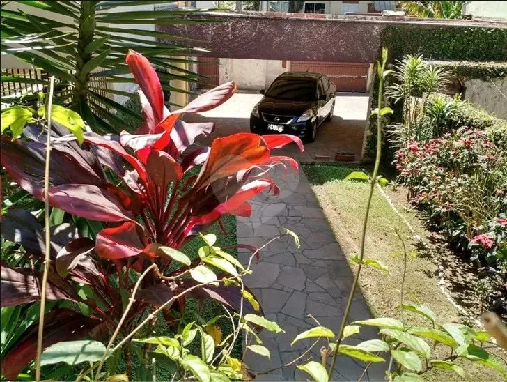Sobrado para venda com 194 metros quadrados com 4 quartos em Água Verde - Curitiba - PR