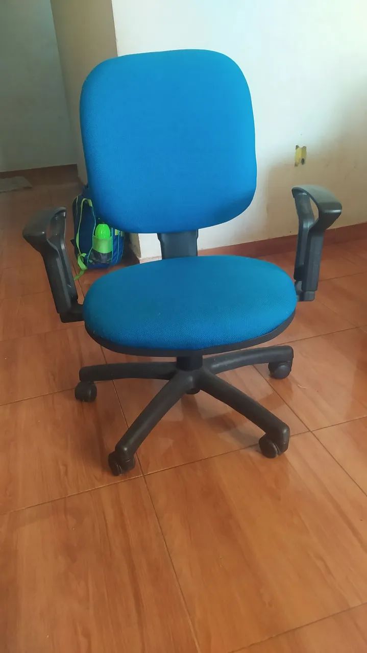 Cadeira de Escritório Ergonômica Azul 100reais