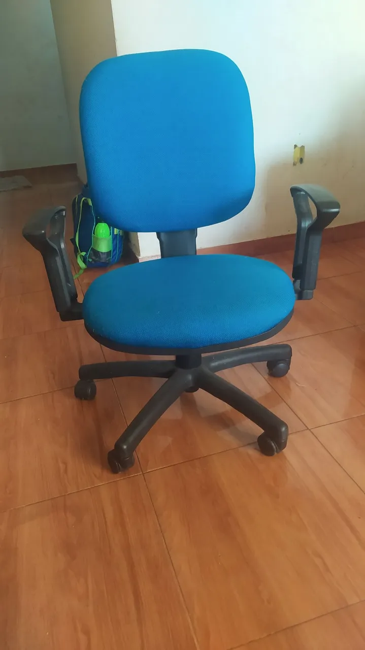 Cadeira de Escritório Ergonômica Azul 100reais