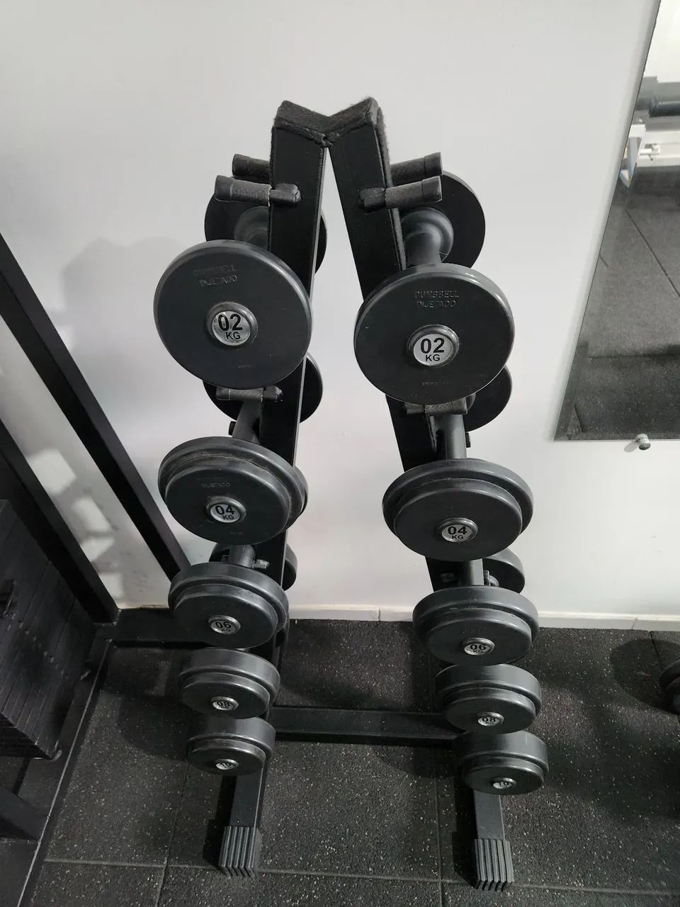 Kit de dumbells com suporte, injetados com alma de aço.  - Foto 3