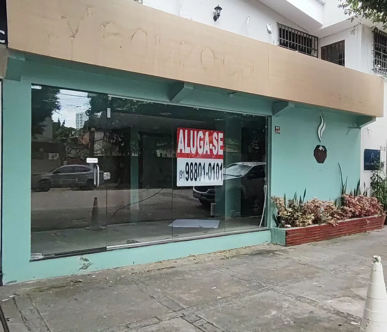 LOJA COM 55M² EM BATISTA CAMPOS PROXIMO POINT DO AÇAI E DA CASA CHARLOTE