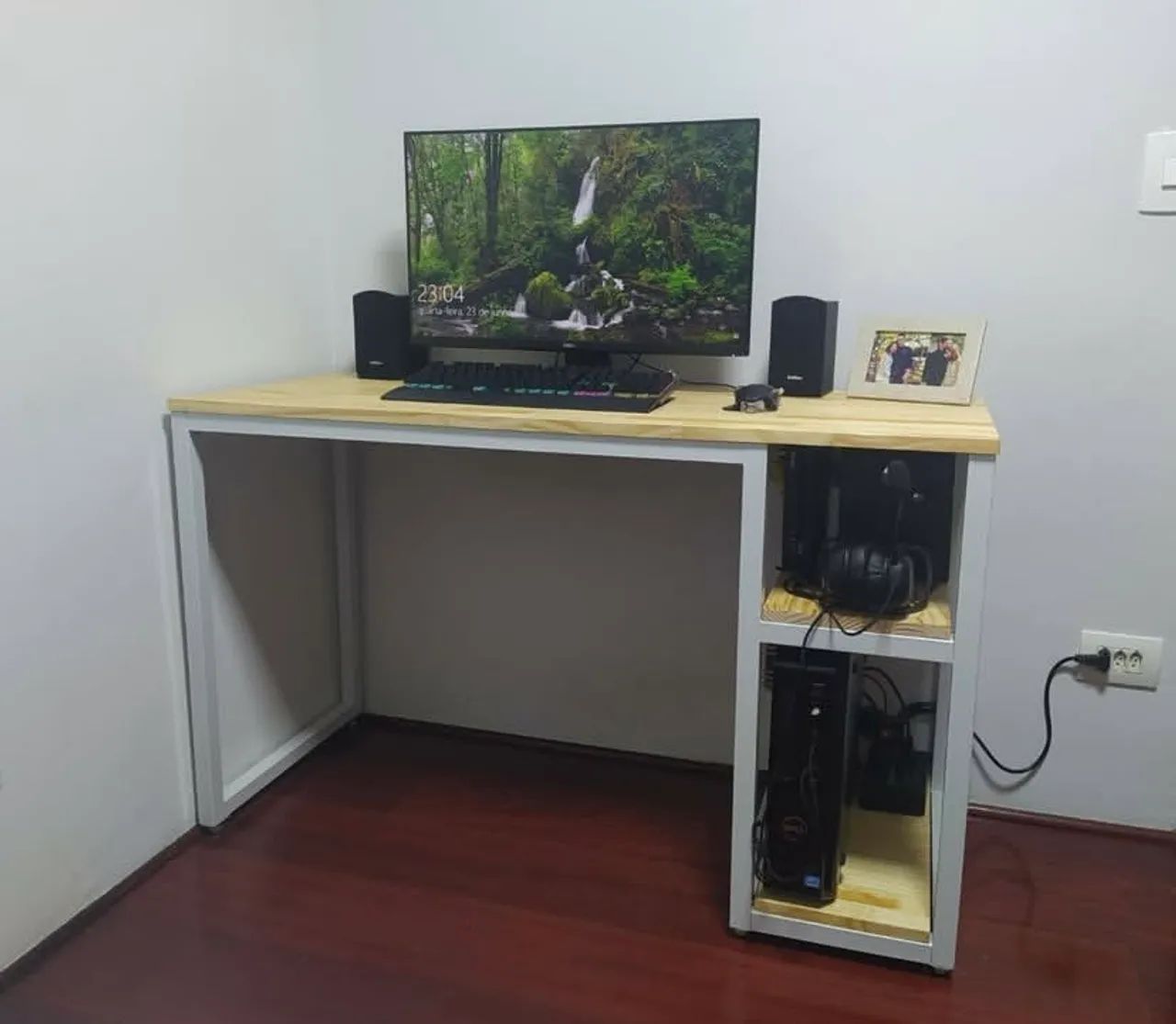Escrivaninha de escritório gamer 