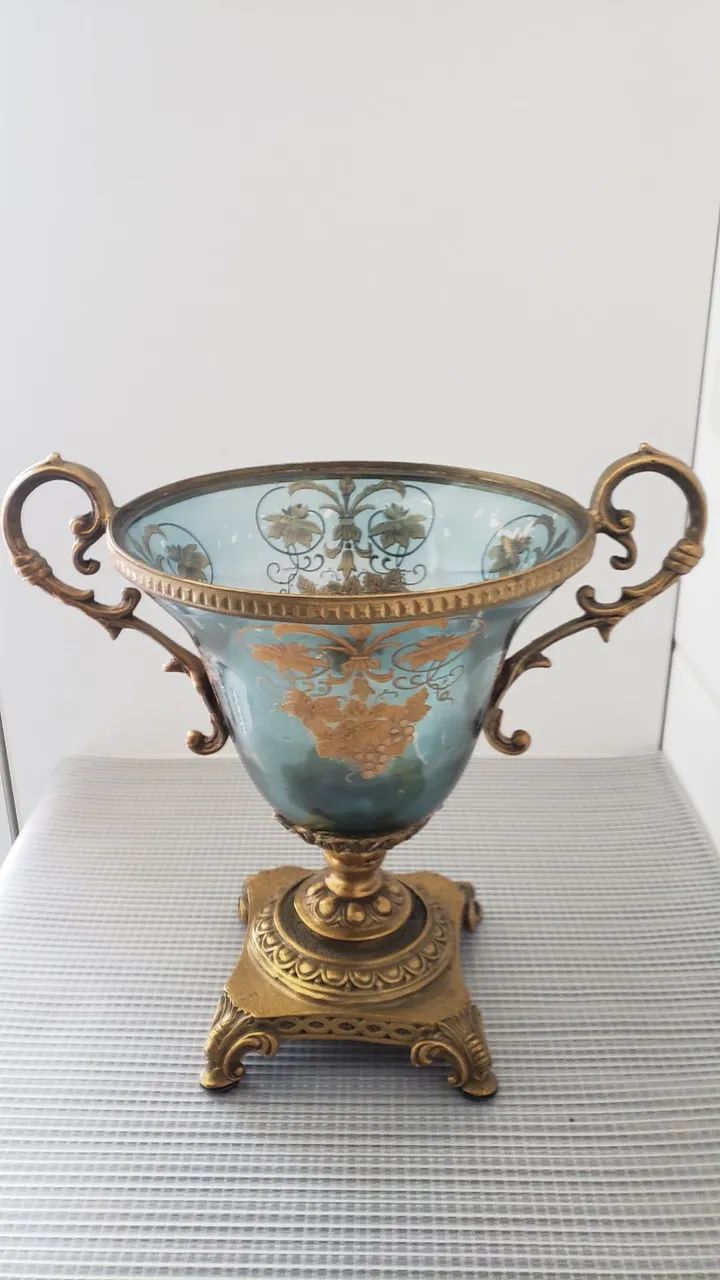 Jarro de Vidro Azul com Detalhes Dourados - Elegância e Sofisticação - Foto 3