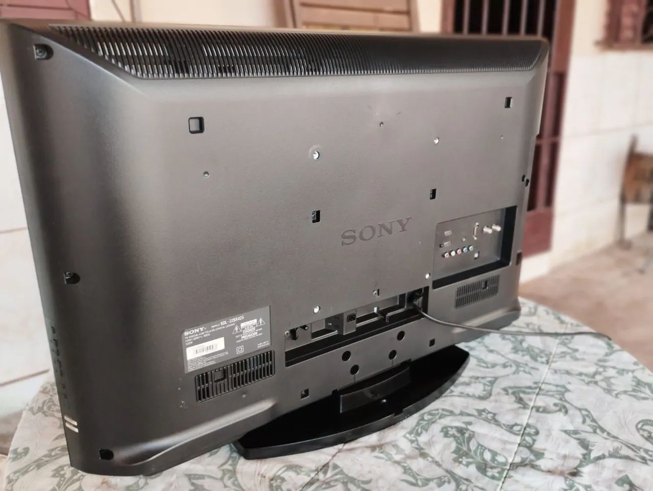 Monitor Sony Full HD de 32 polegadas 