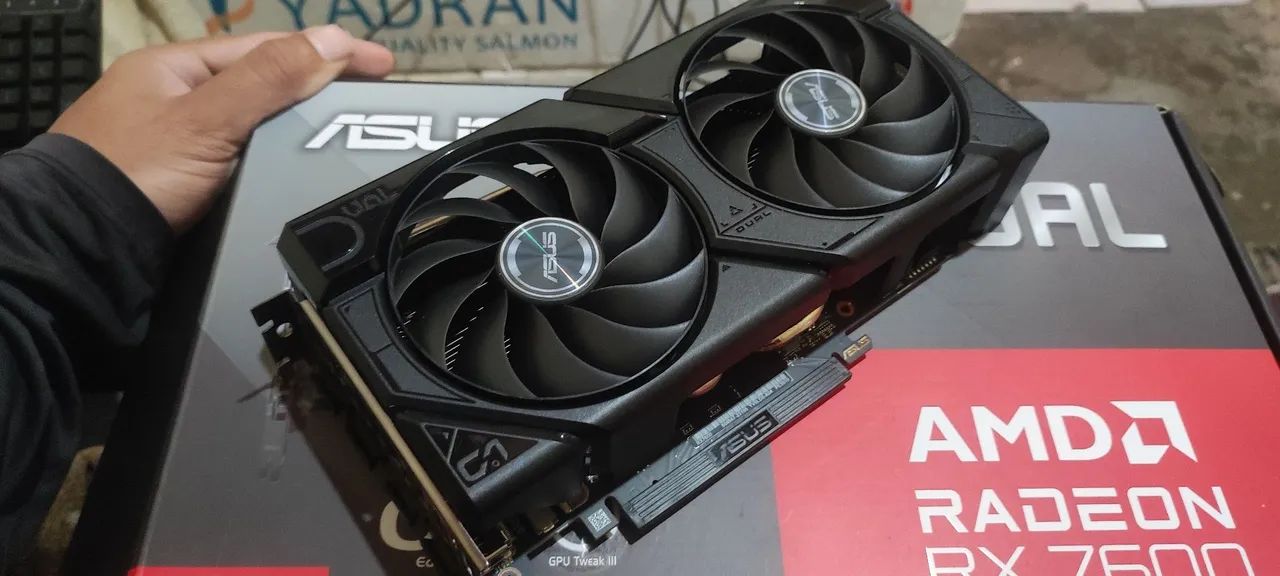 Placa de Vídeo RX 7600 ASUS 8GB  - Foto 2