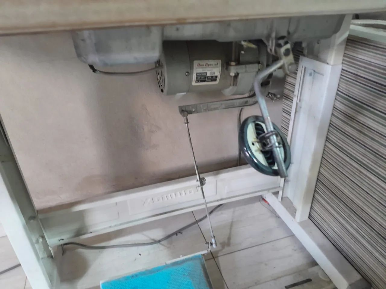 Máquina de costura  - Foto 2