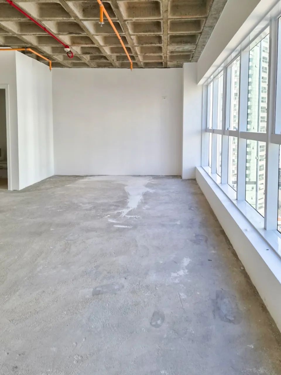 Sala para alugar no Edifício Quartier, Gleba Palhano - Foto 5
