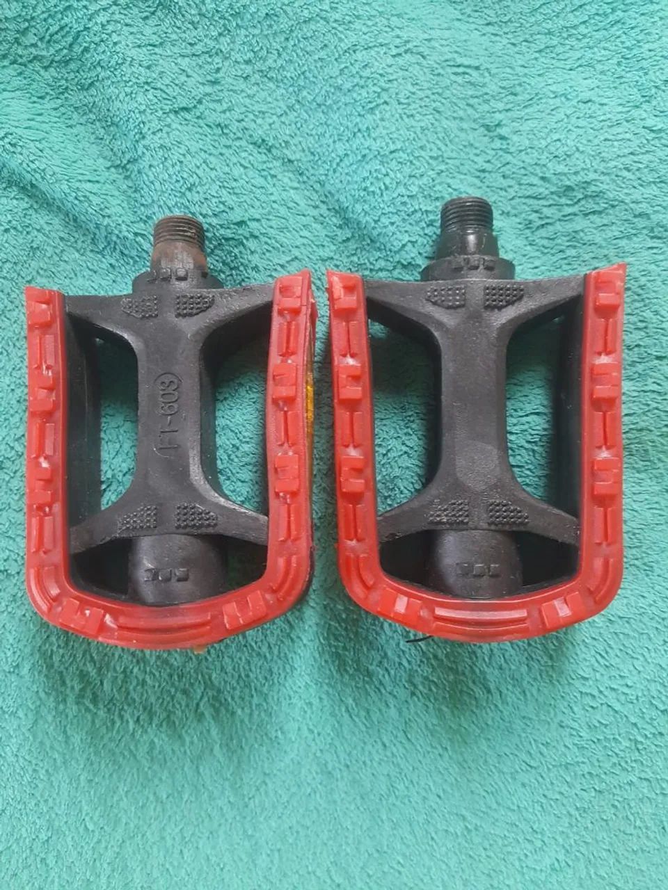 Para de pedal rosa grossa 