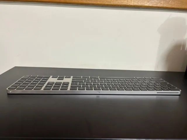 MacBook Air M2 (16GB RAM / 1TB SSD) + Kit Magic Apple - Impecável! - Foto 5