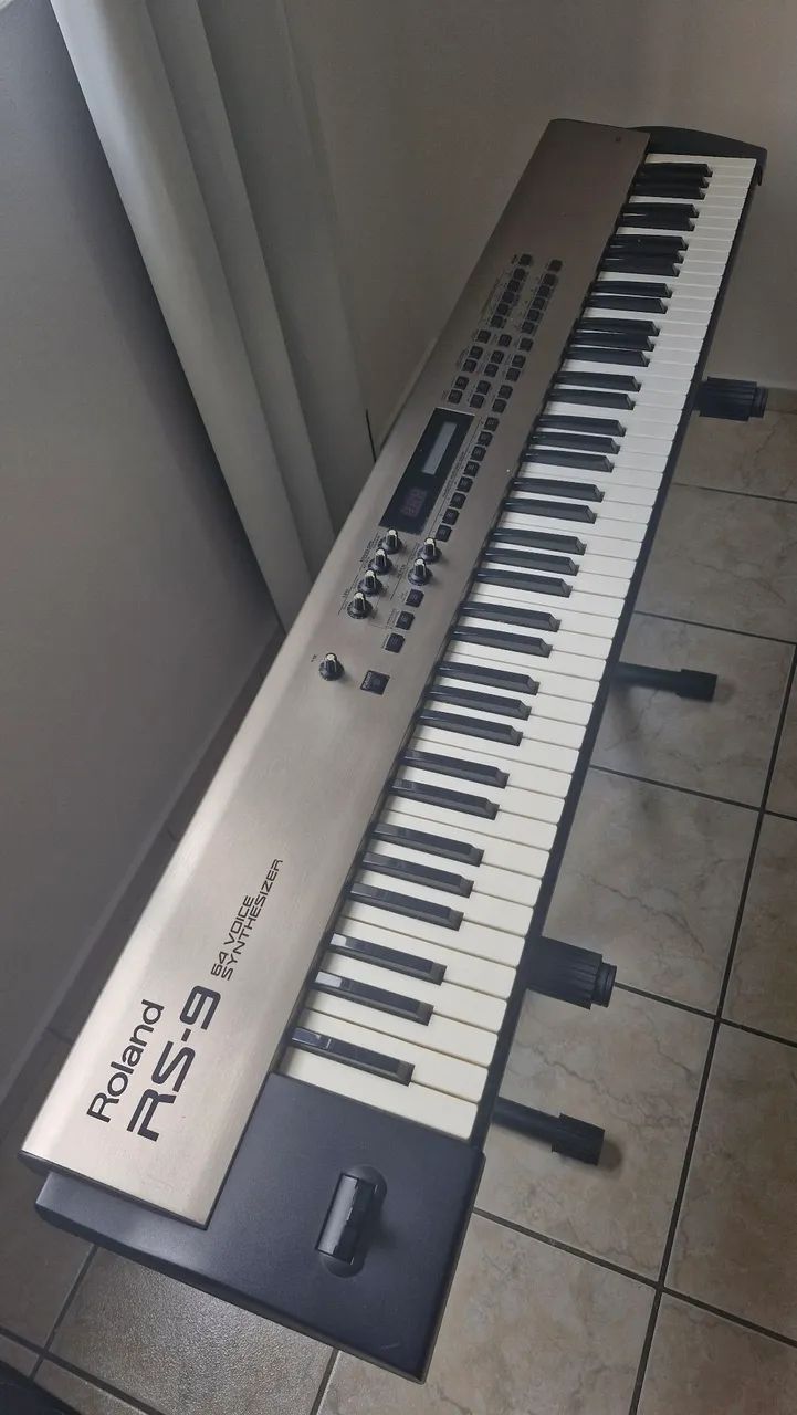 【美品】Roland RS-9 64 Voice Synthesizer Piano, Teclado Roland RS-9 64-Voice Synthesizer - Instrumentos
