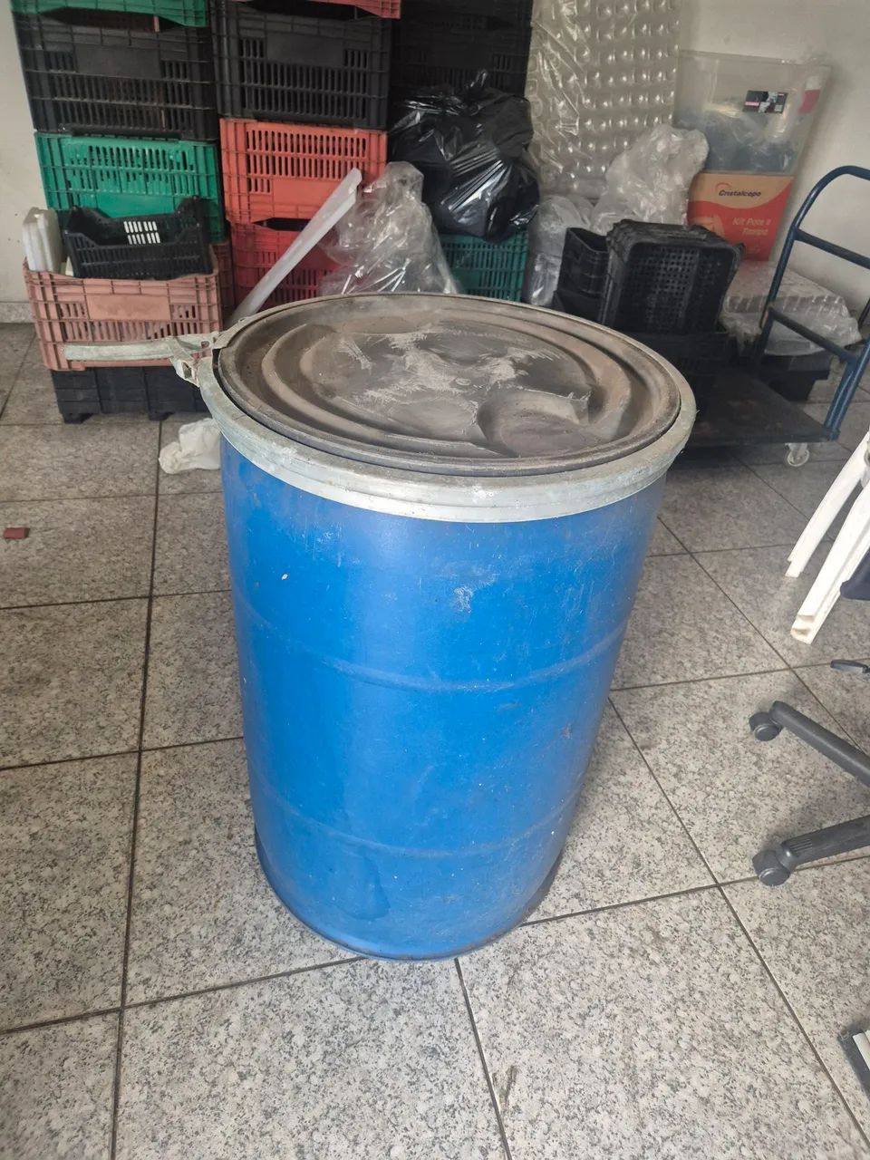 Tambor de 200L com trava e tampa