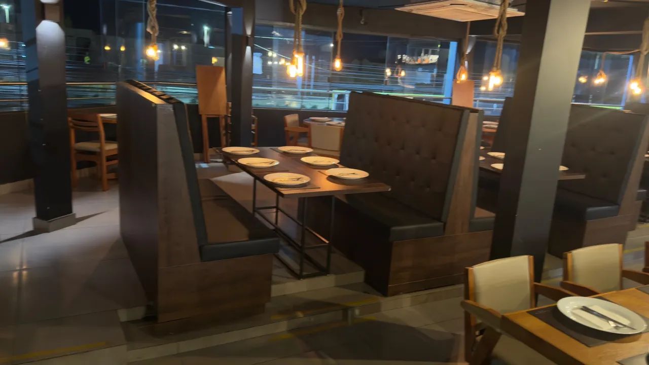 Poltrona booth em couro 4 e 6 lugares  - Foto 2