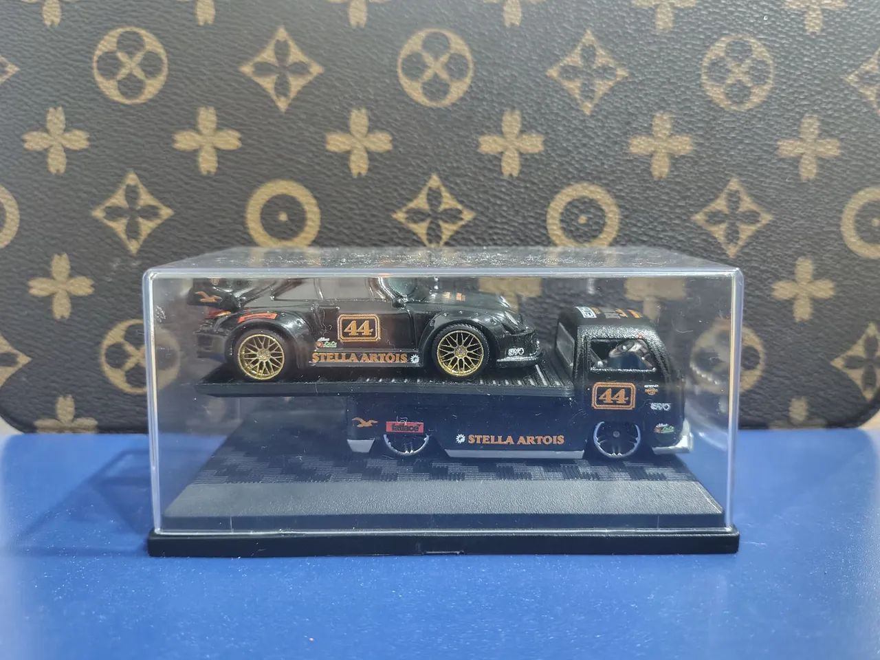 Team transport RWB Stella Artois 1:64 