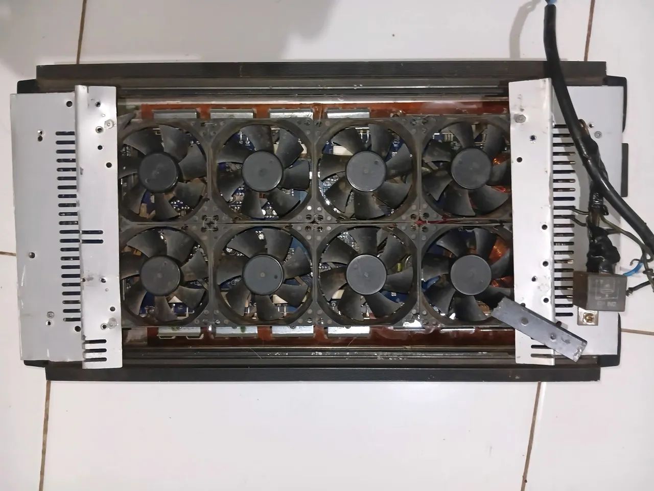 Power one 2400 1100rms