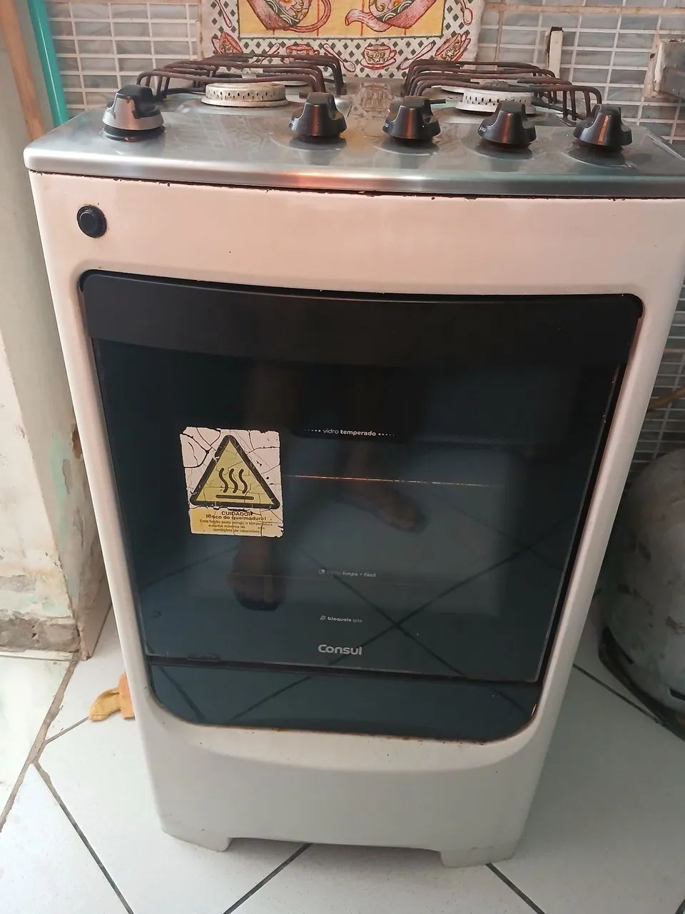 Fogao exelente todo bom fucionando as 4 bocas. E forno exelente - Foto 4