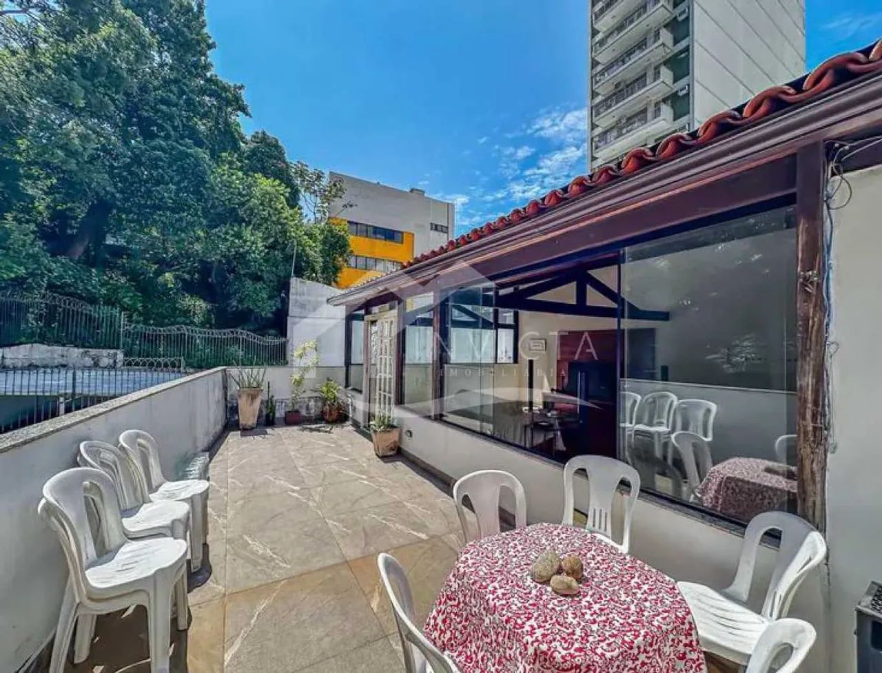 MARAVILHOSA CASA EM CONDOMÍNIO !!!