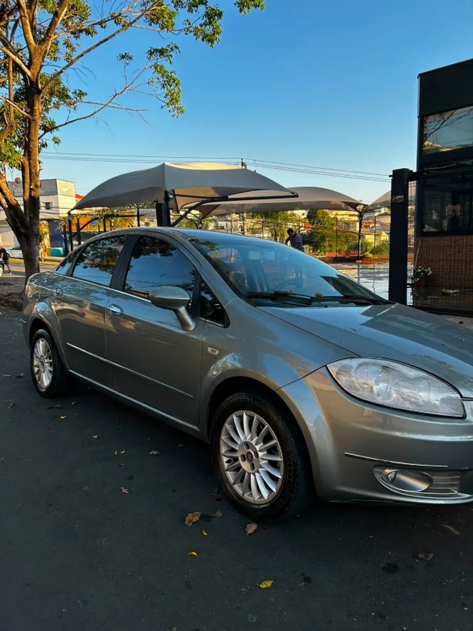 Fiat Linea Absolute 1.9/1.8 Flex Dualogic 4P 2011 - Foto 2