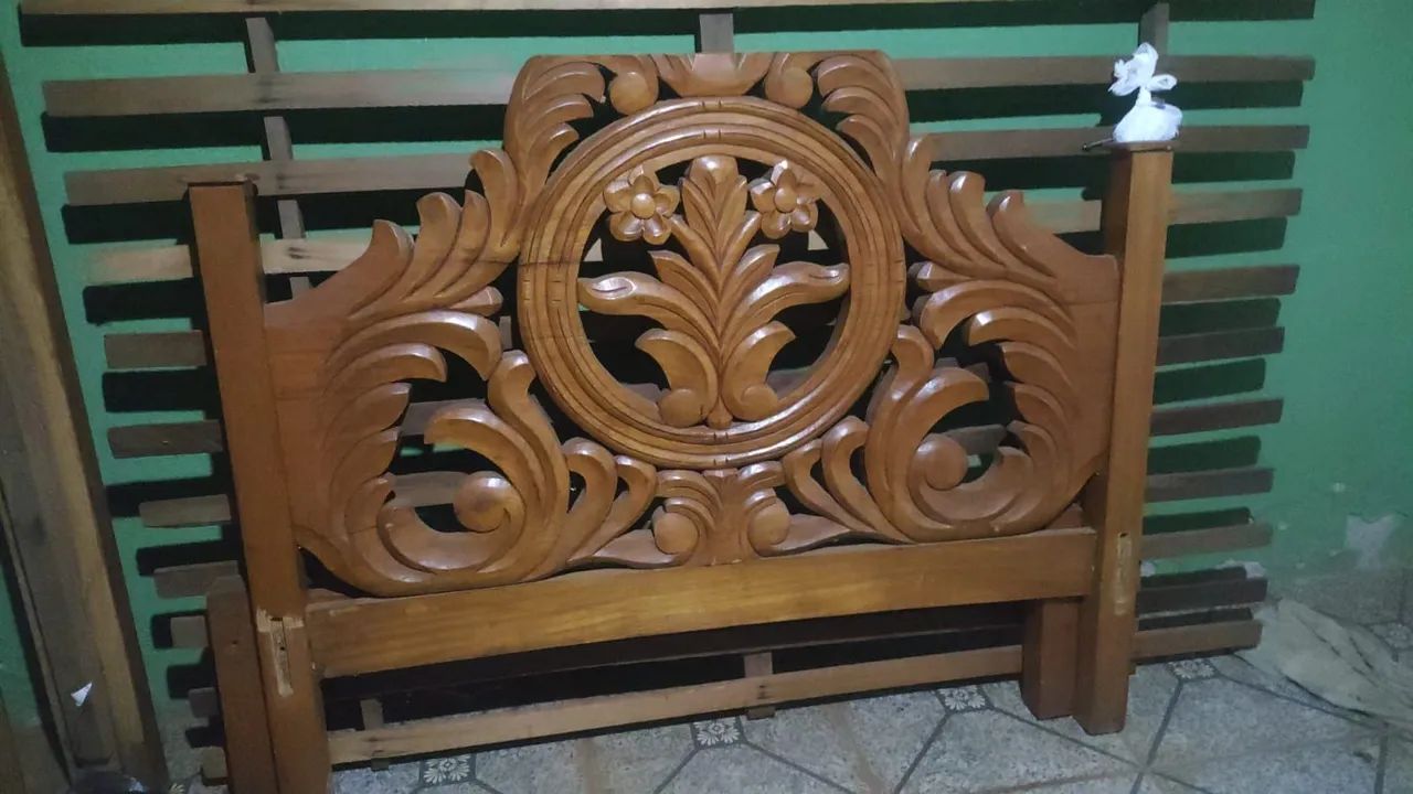 Cama casal com colchão 