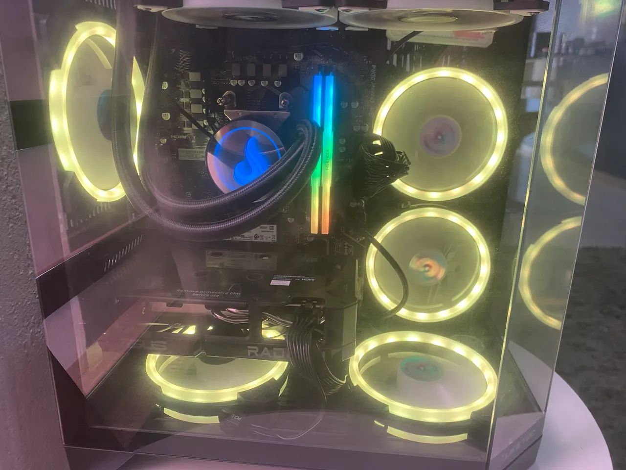 Pc Ryzen 5  32gb RX9060xt 16gb