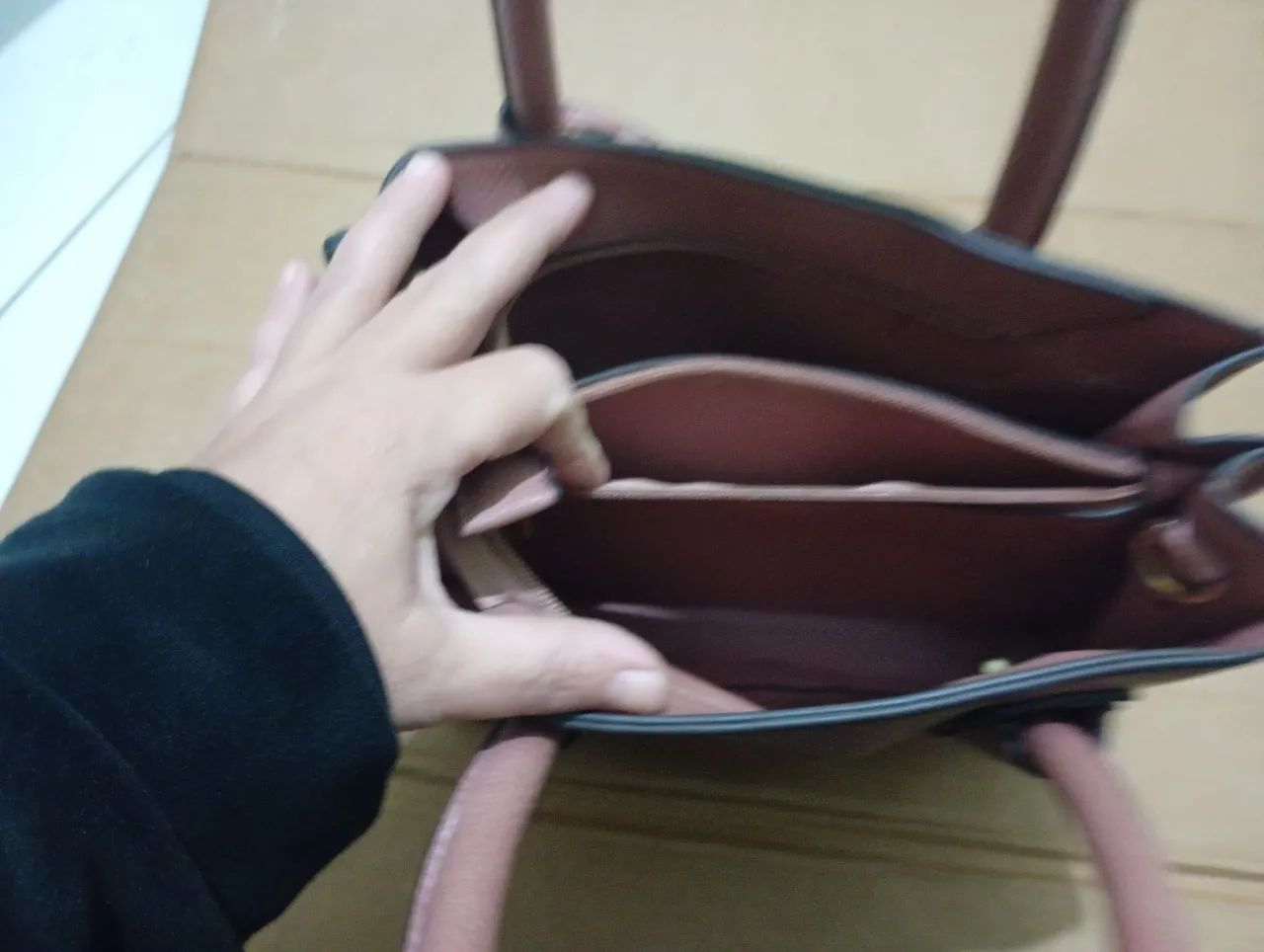 Bolsa de mão de couro com divisórias  - Foto 5
