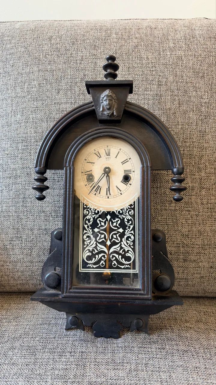 Vendo lindos  relógios antigos parede - Foto 2