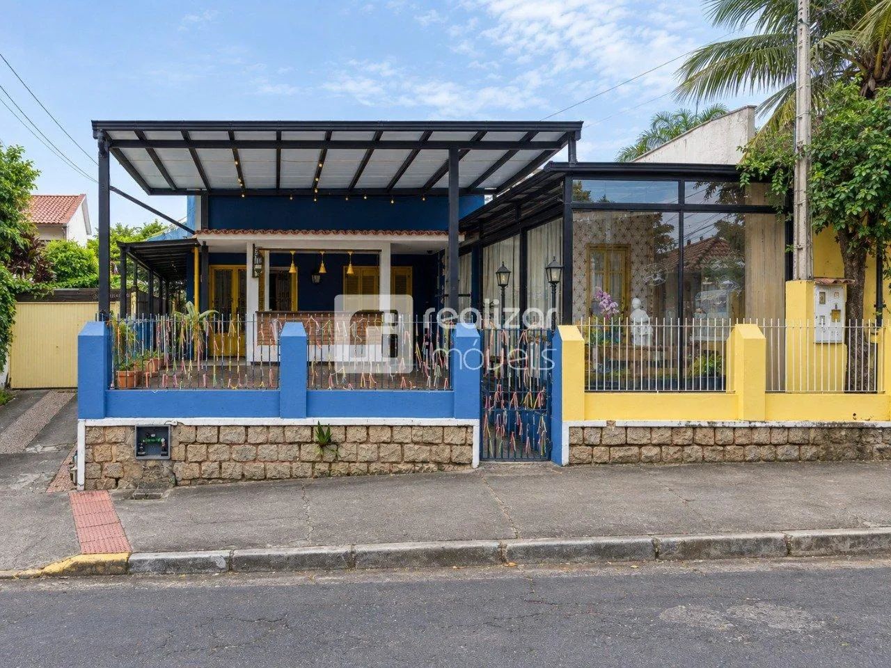 Casa comercial no bairro Coqueiros, Florianópolis