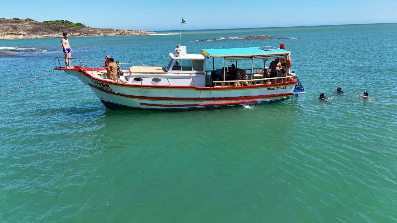 Barco de passeio e turismo 