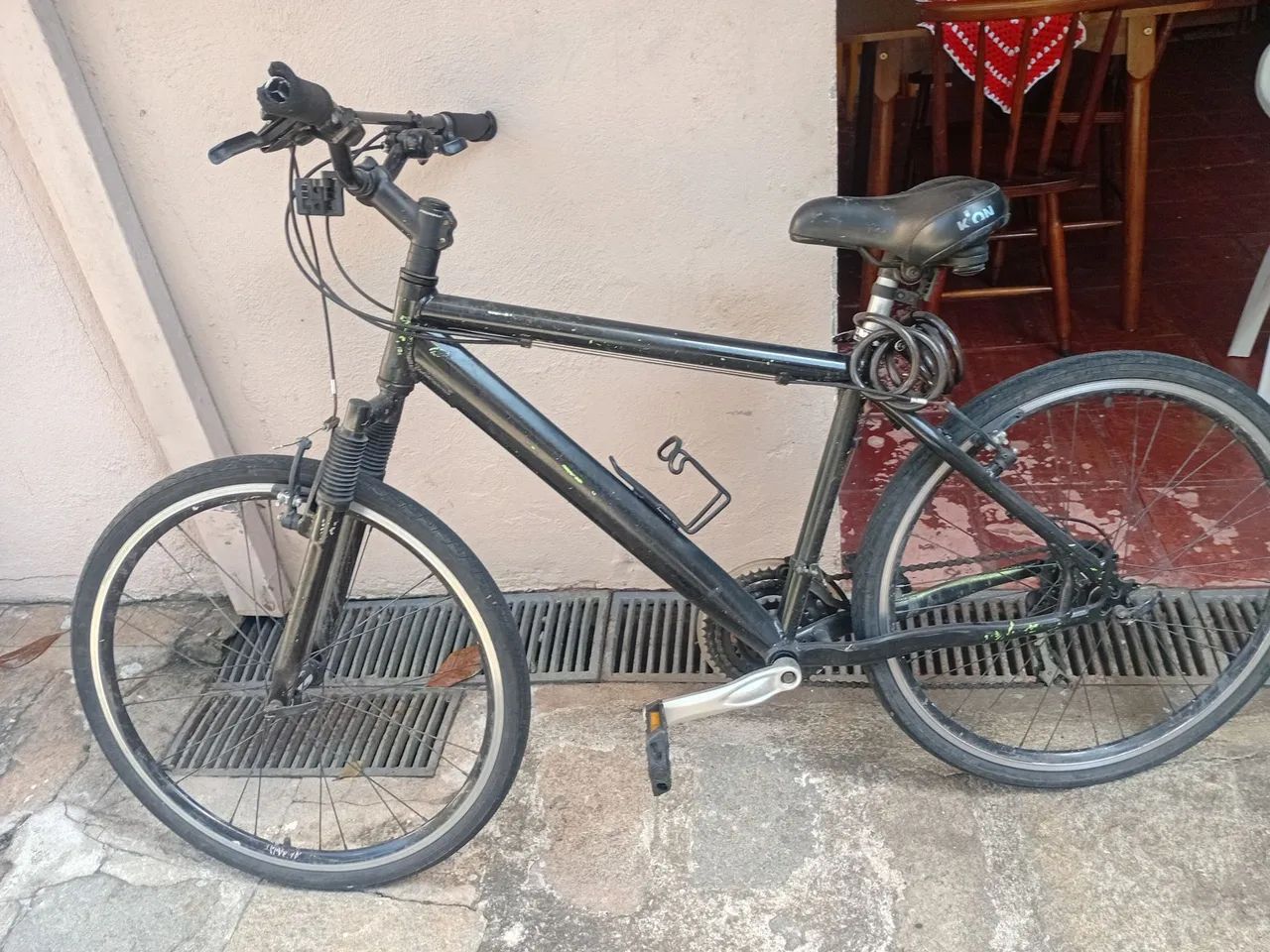 Bicicleta urbana preta 