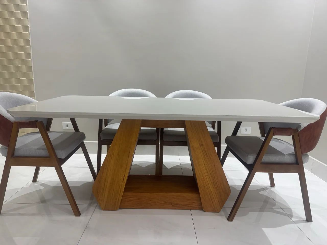 Conjunto de Mesa e cadeiras de jantar 6 lugares - Foto 3