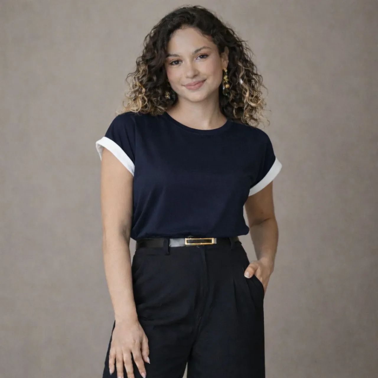 Camisa feminina Bicolor azul e branco Nova + envio - Foto 2