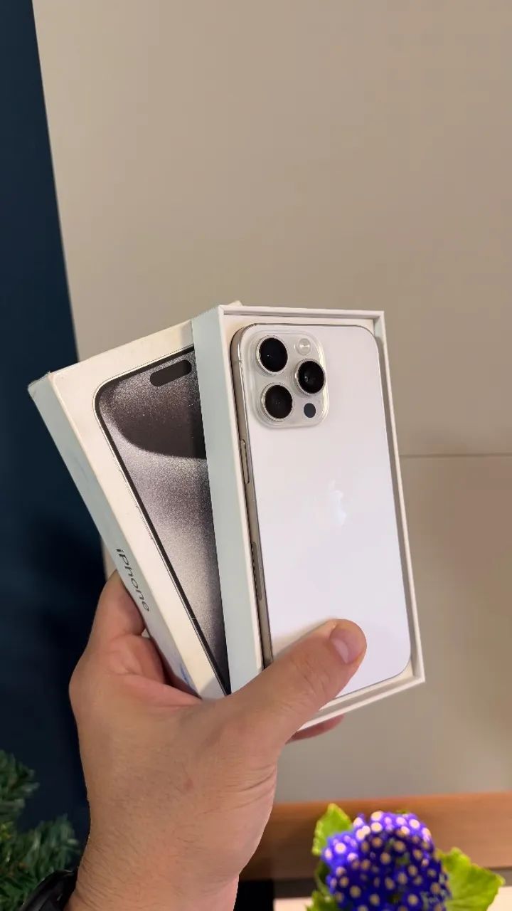 iPhone 15 Pro Max 256GB White Titanium, Seminovo muito bem