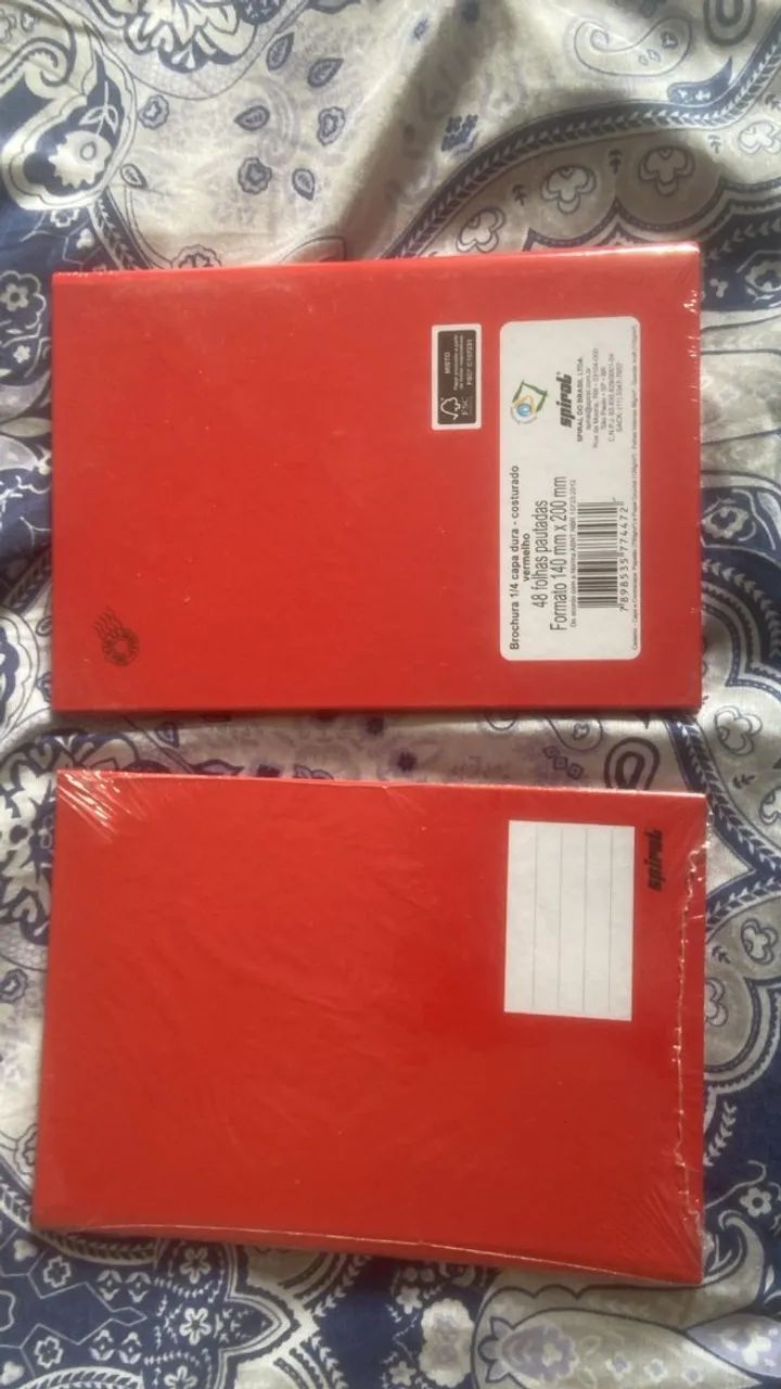 cadernos escolares lacrados 