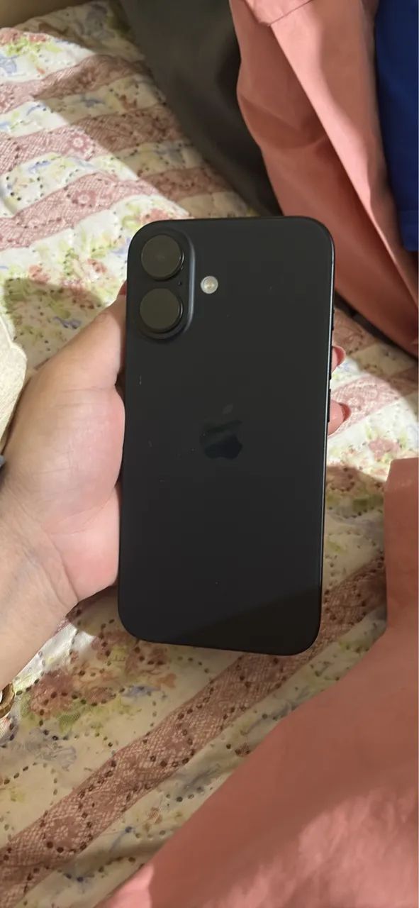 iPhone 16