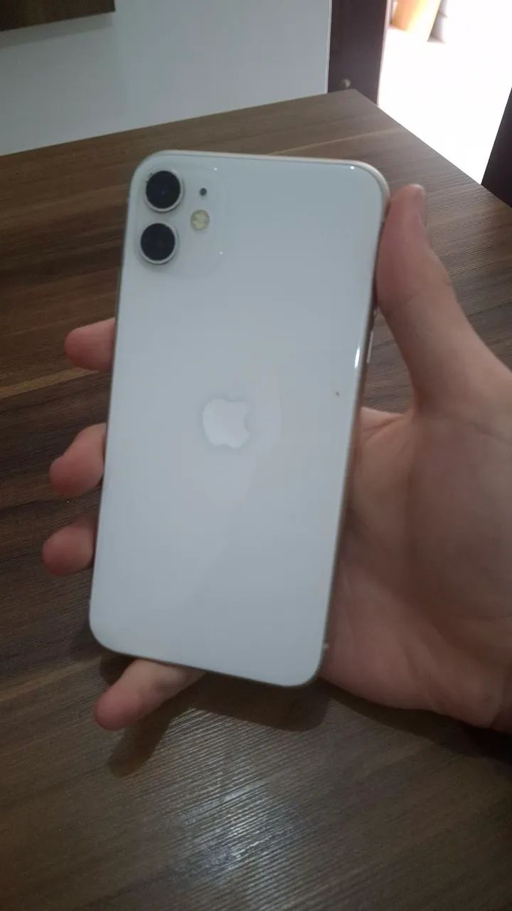 iPhone 11 Branco 64GB -  Conservado