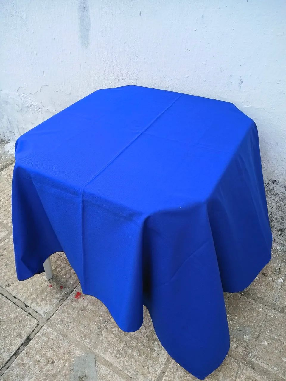 Aluguel de toalhas mesas cadeiras pra festas 