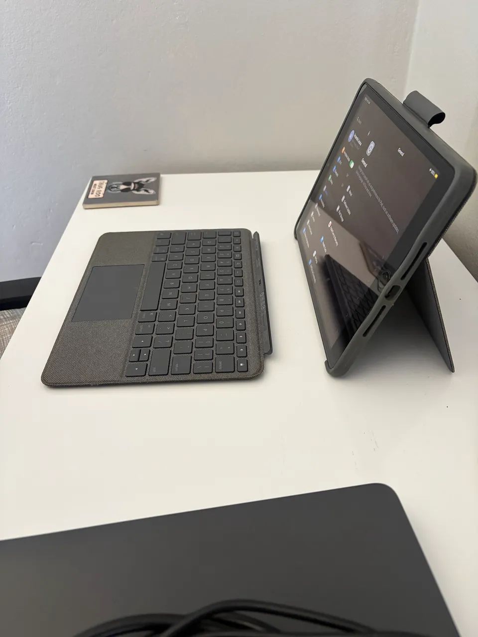 iPad geração 9 com capa e teclado. - Foto 3
