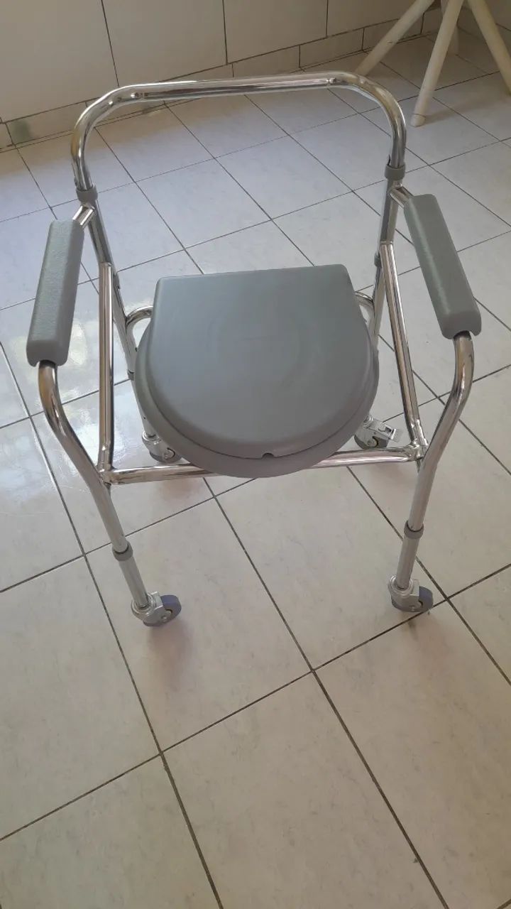 Cadeira higiênica. 