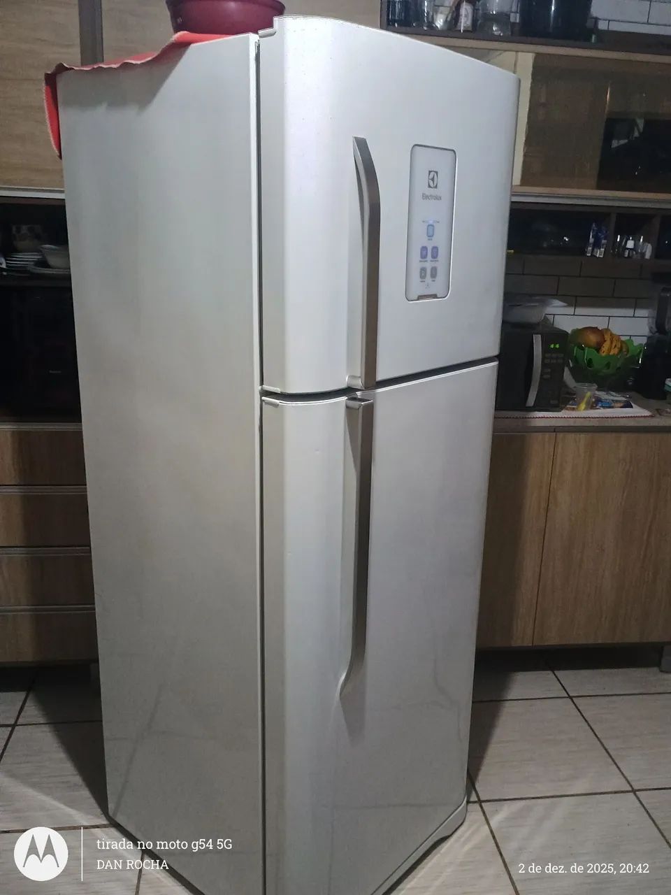 Vendo geladeira duas portas Eletrolux 1.400  chama no ZAP * - Foto 4