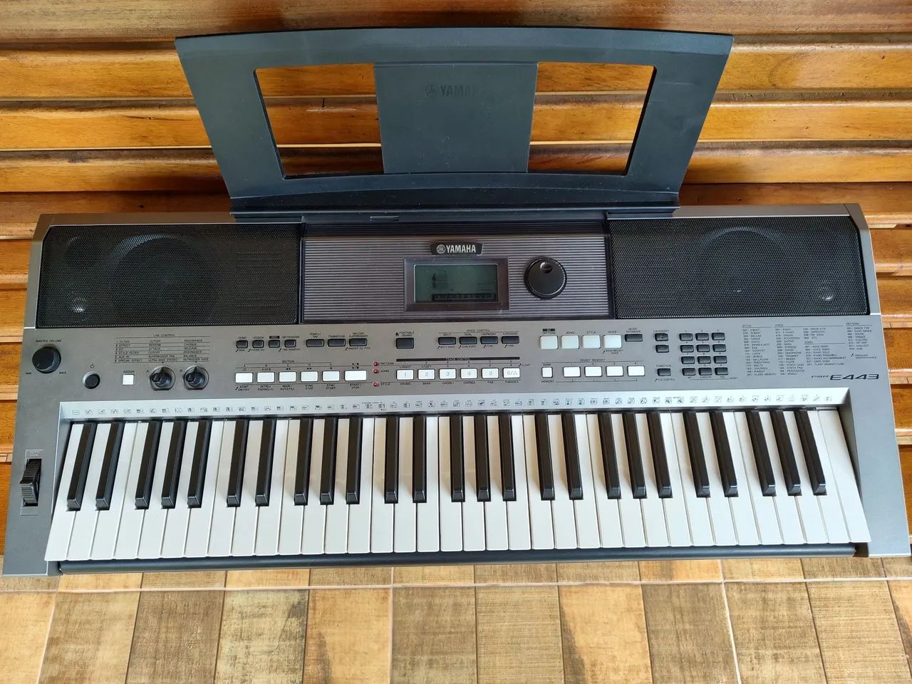 Teclado Yamaha psr-e 443 - Foto 2