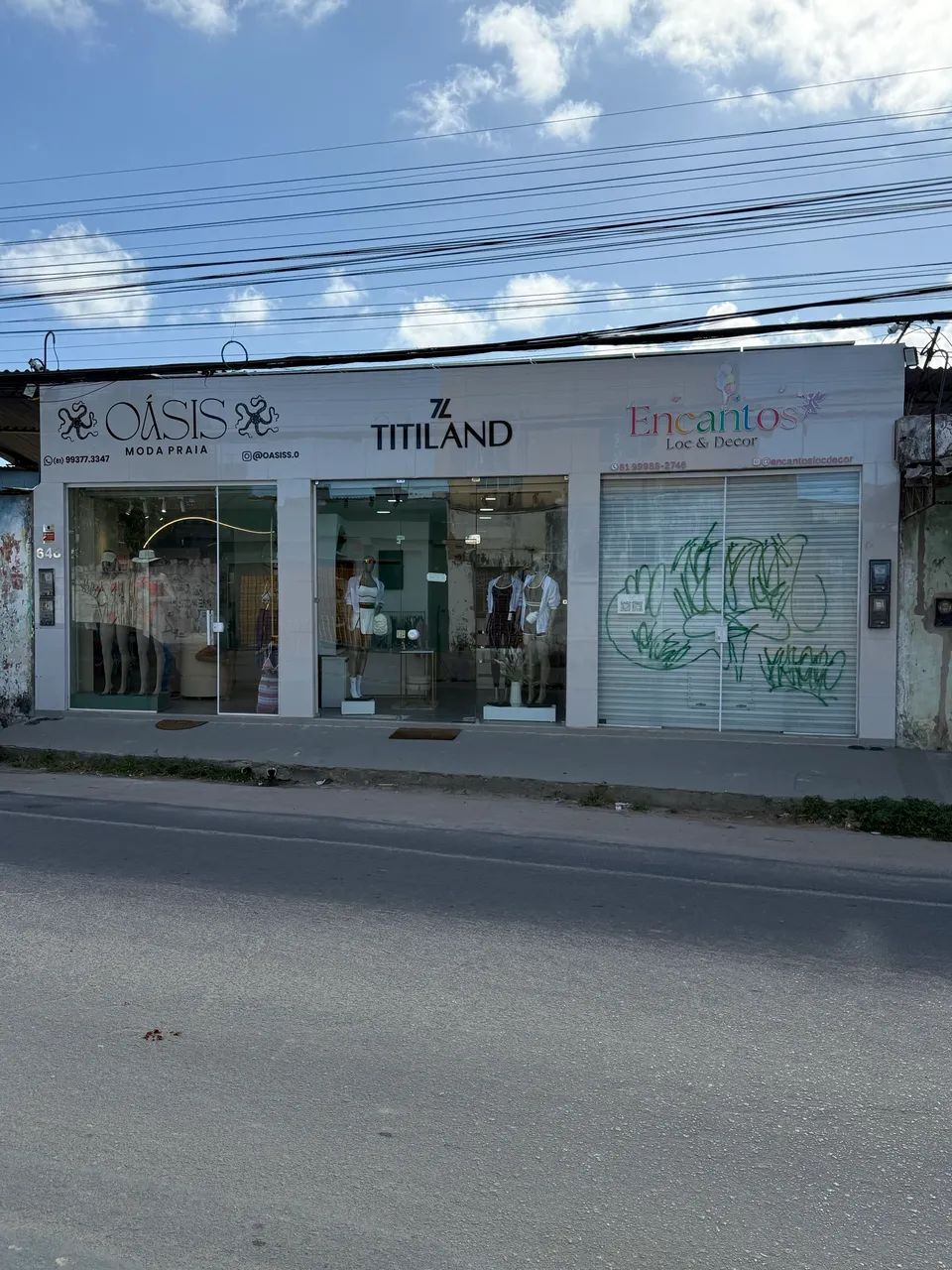 Vende-se Galeria com 3 Lojas