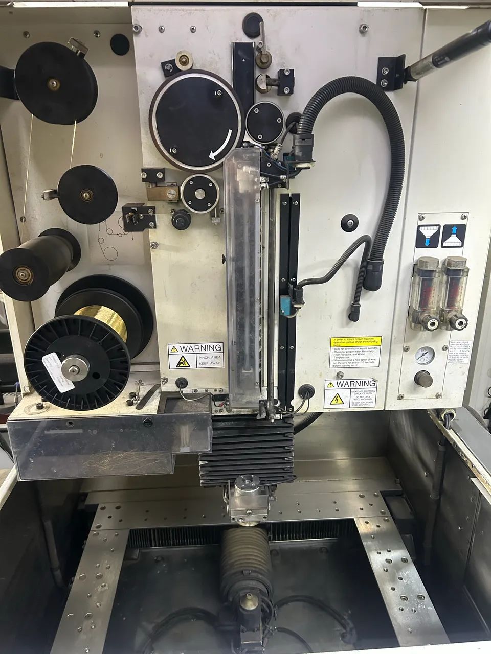 Eletro Erosão a Fio Fanuc Robocut a-1iC - Foto 3