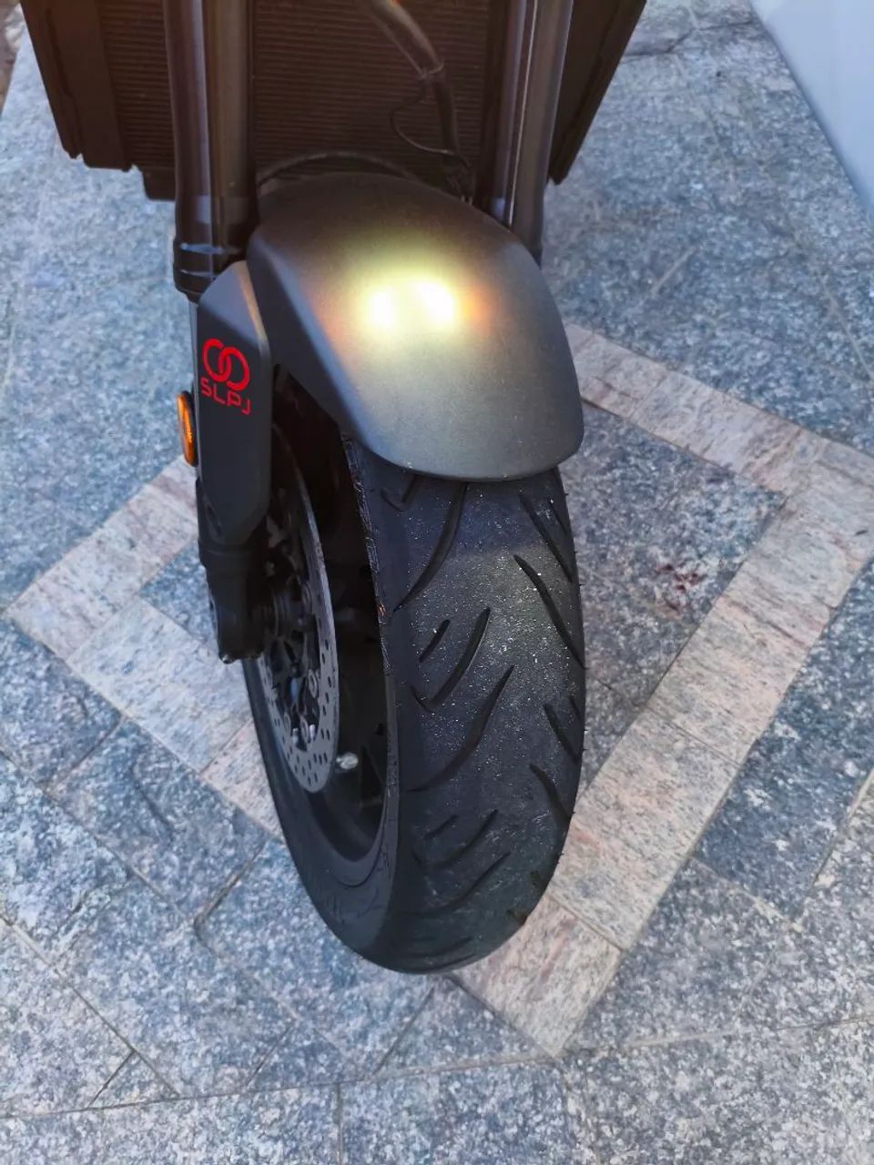 CB 1000r muito nova - Foto 3
