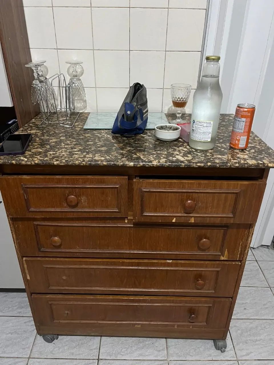 Móvel de madeira com gavetas  - Foto 2