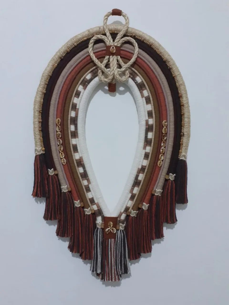Cocar Ibiúna - Terra Preta - 72 cm x 42 cm - BelArt Atelier - Foto 2