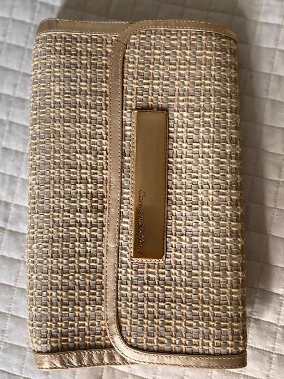Bolsa Carmen Steffens em couro dourada. - Foto 2