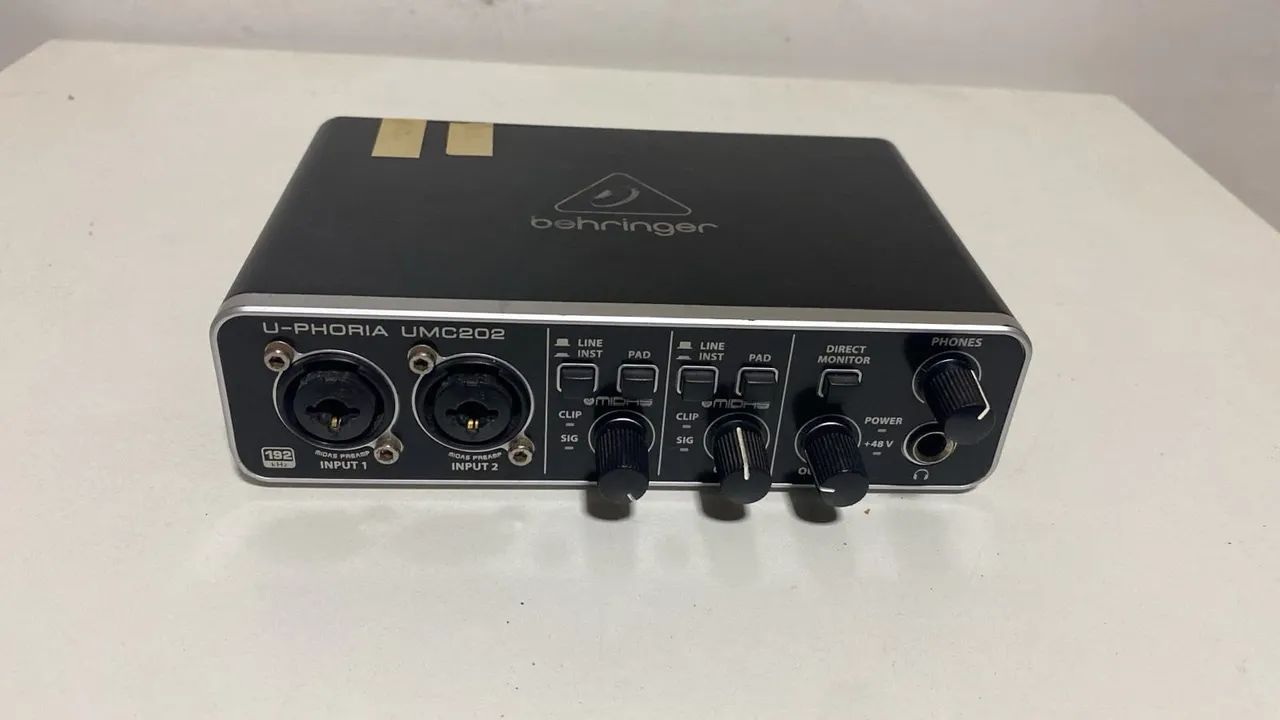 Interface de Áudio Behringer U-Phoria UMC202 - Excelente Estado