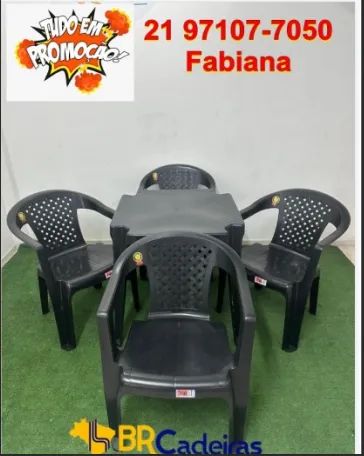 Mesa com poltronas teladas 