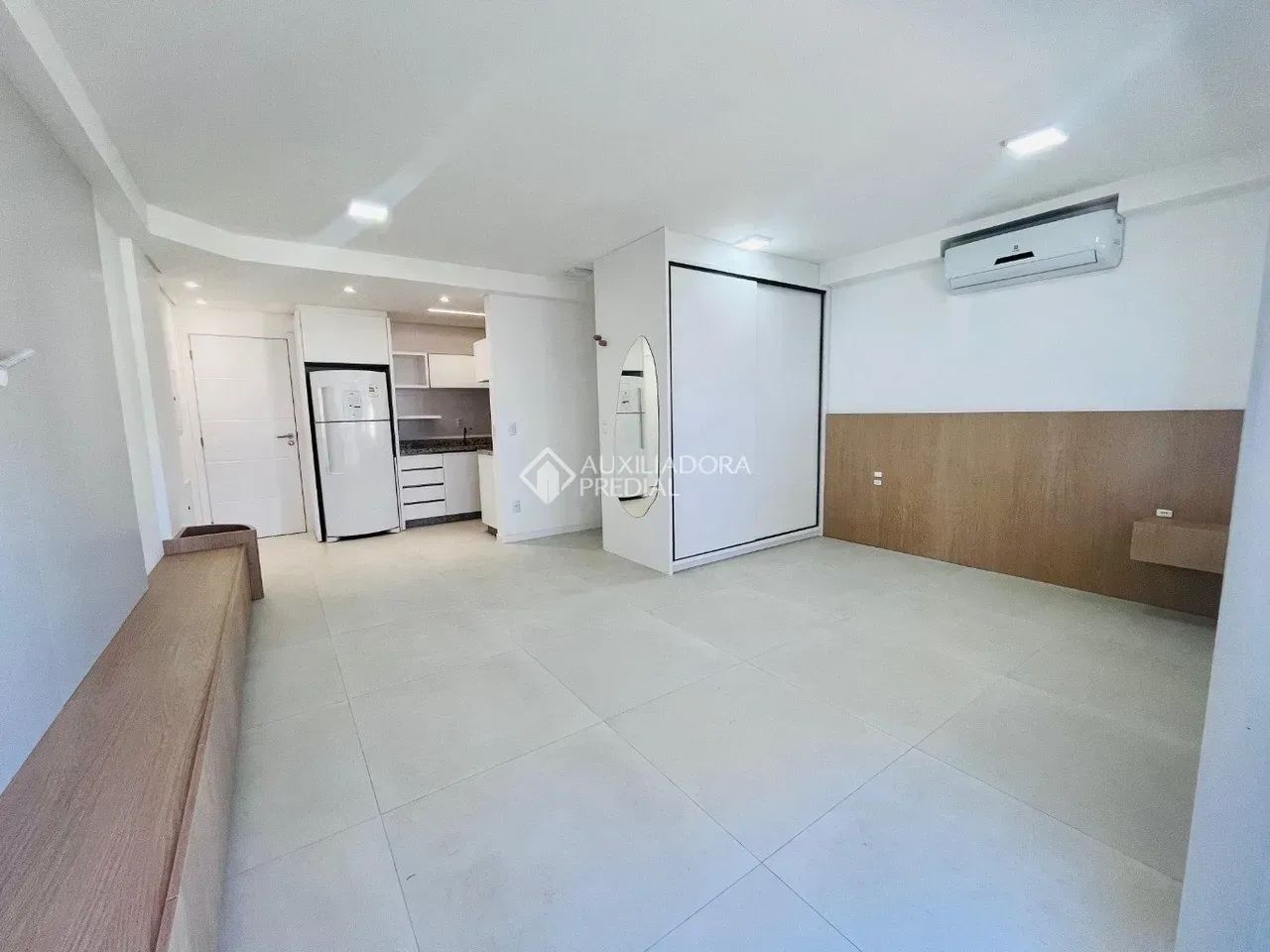 Imóvel para venda com 43 metros quadrados com 1 quarto em Coloninha - Florianópolis - SC